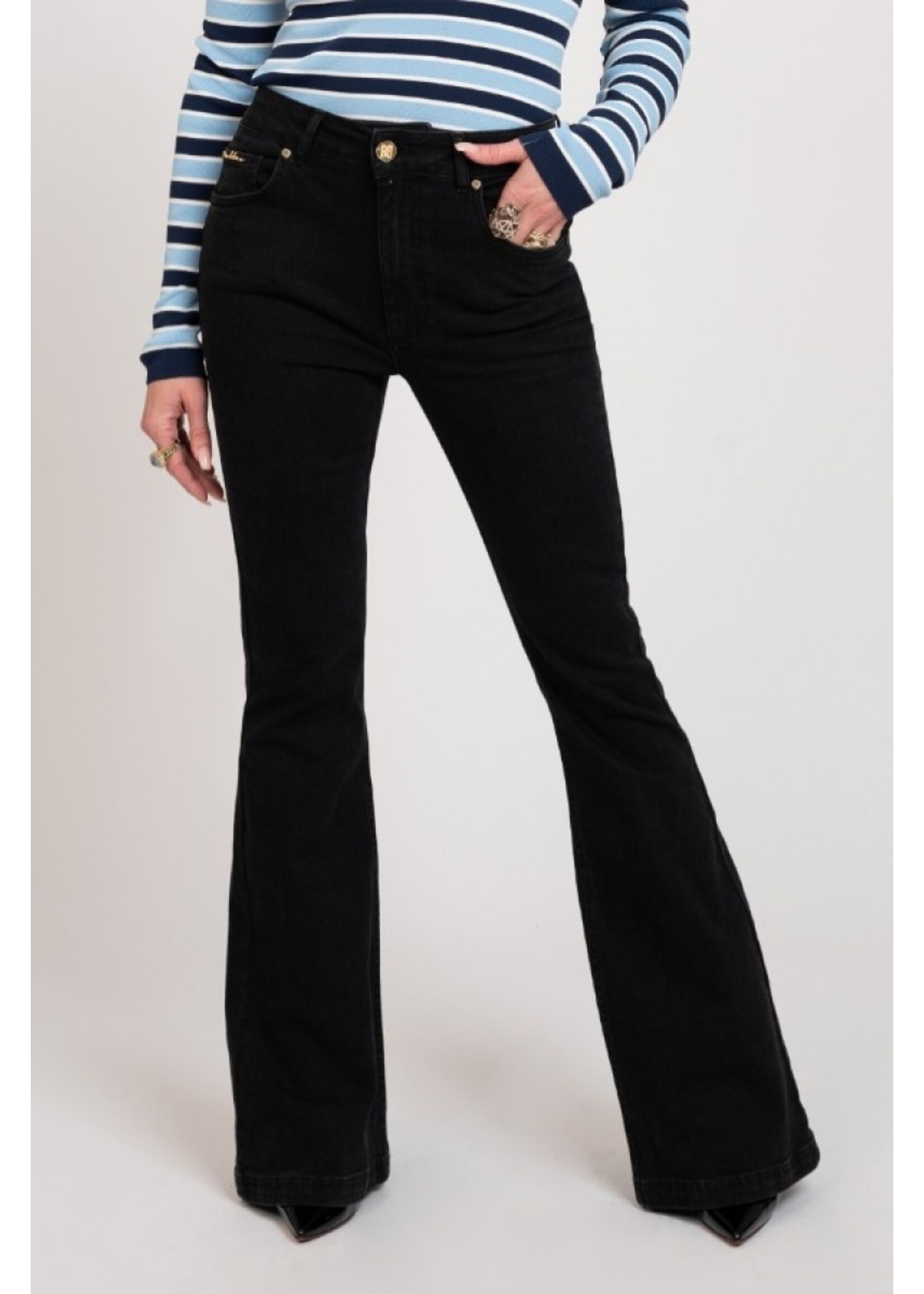 NIKKIE EVIA BLACK FLARE JEANS