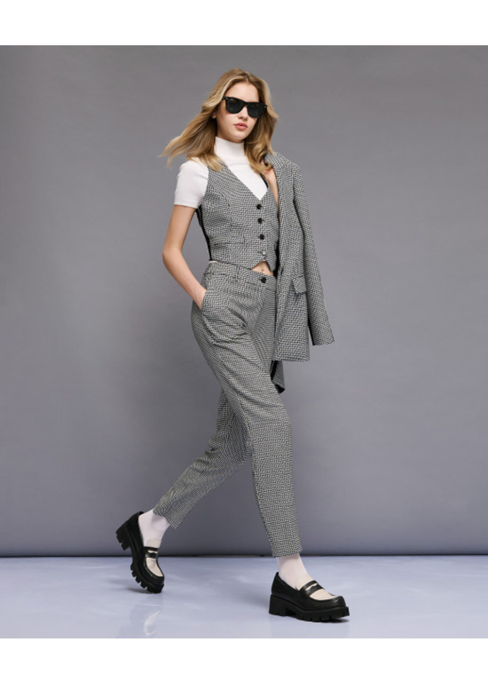 ACCESS ABEE GILET RIBBED DETAIL 54-2001-525 BLACK/WHITE