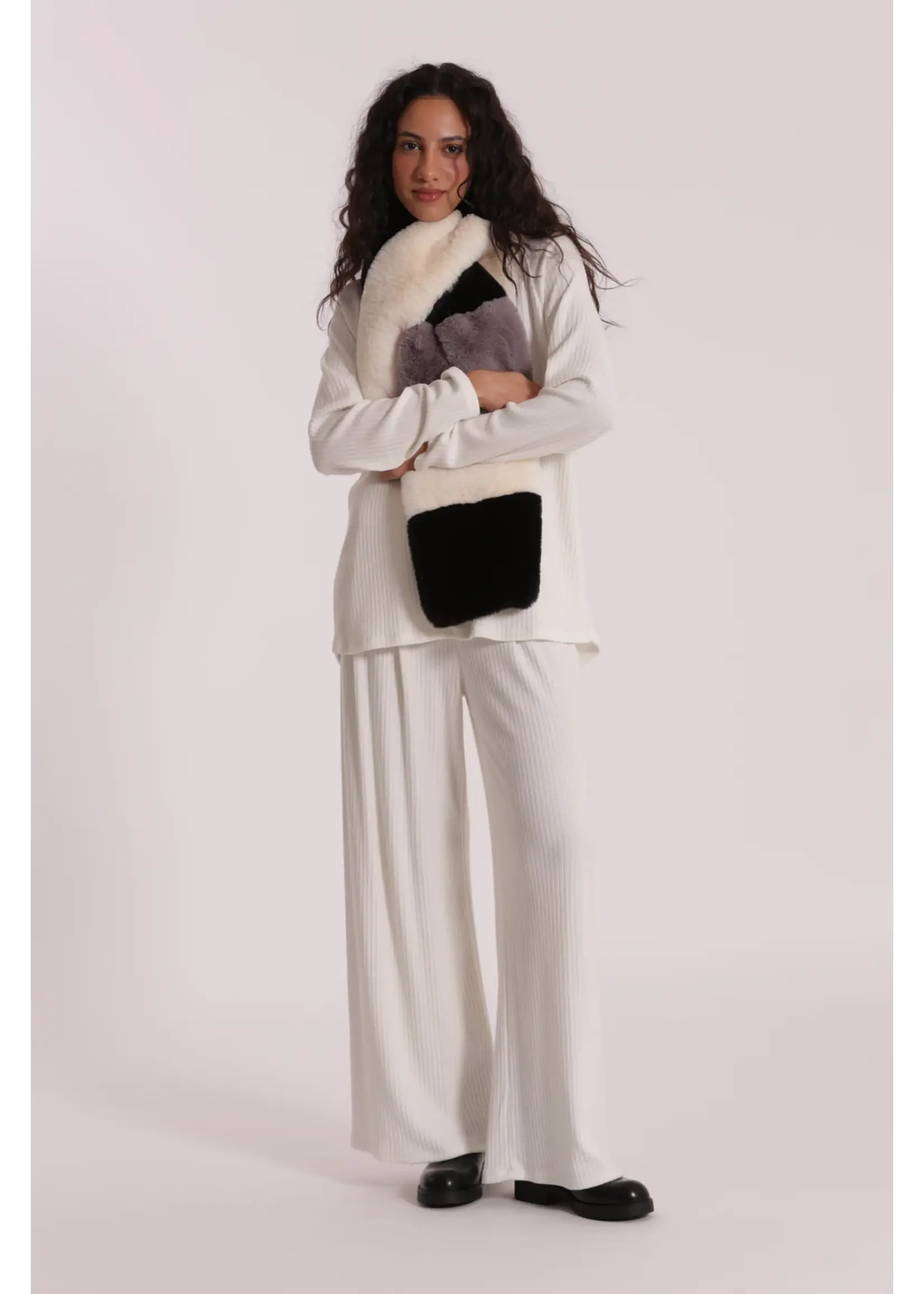 MIMI MUA SCARF BLACK/WHITE XYAN-9267