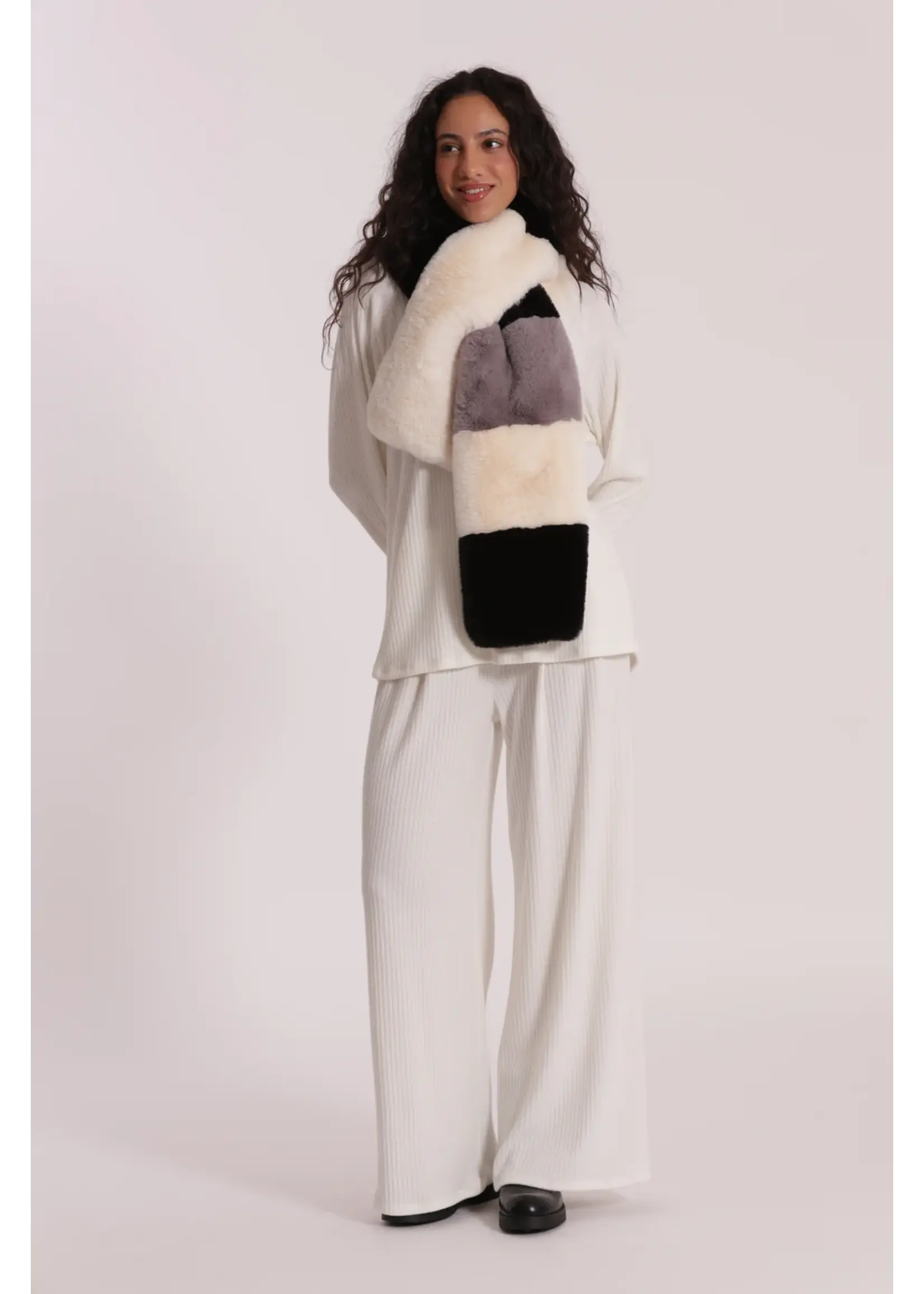 MIMI MUA SCARF BLACK/WHITE XYAN-9267