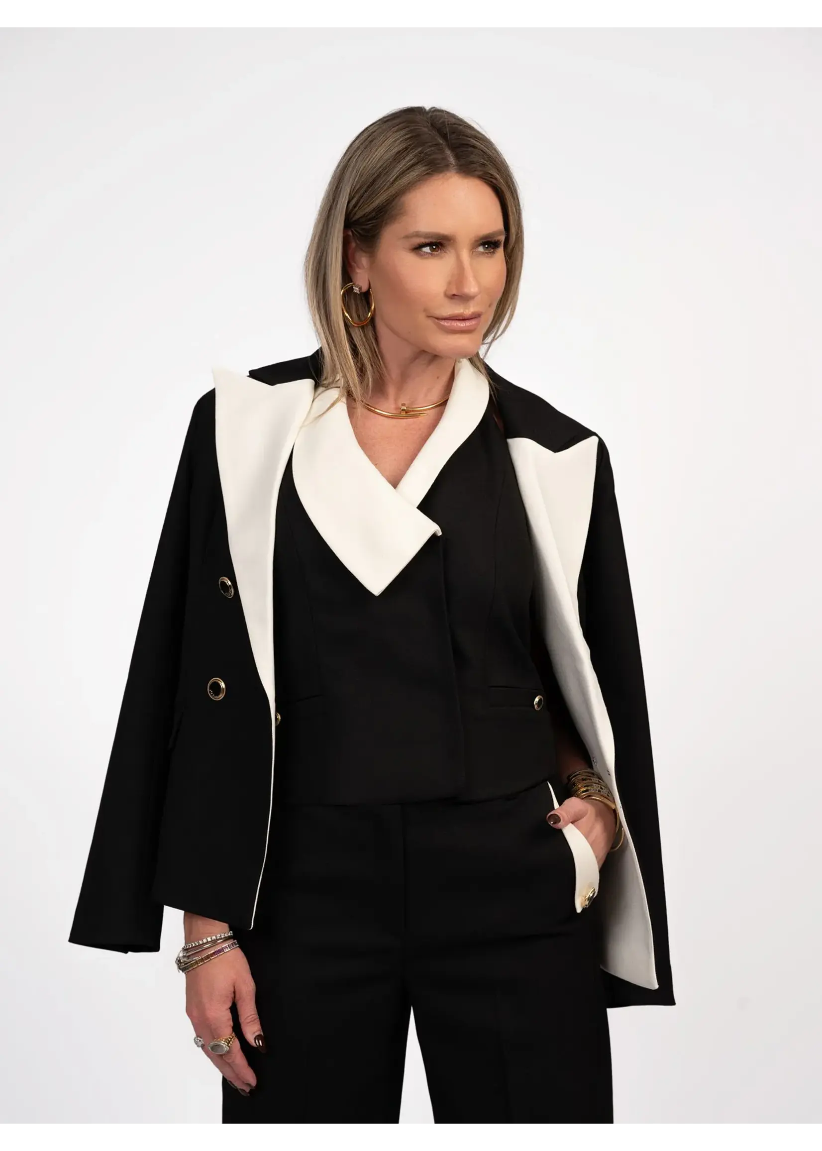 NIKKIE OULU BLAZER BLACK N1-7512601