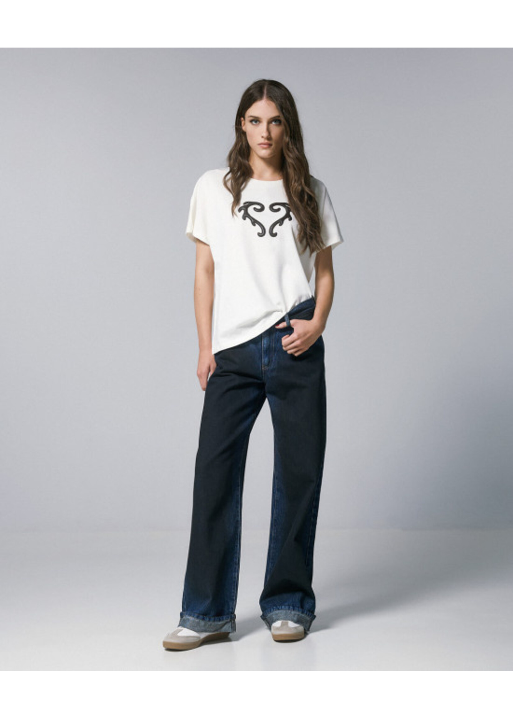 ACCESS ABEE T-SHIRT WITH EMBOSSED DETAIL OFF W. 54-2152-712