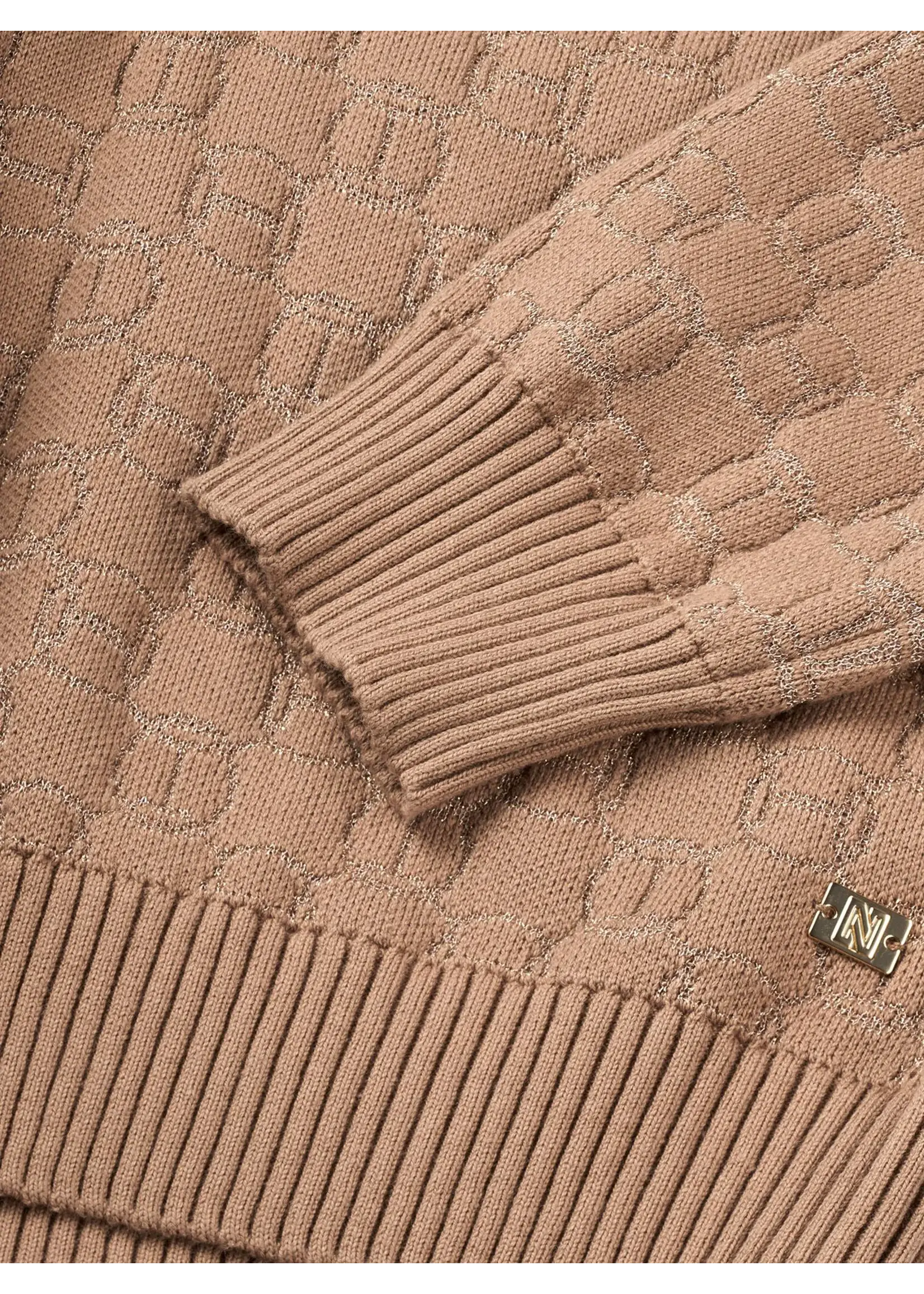 NIKKIE OMARAH PULL PRALINE N7-785 2601