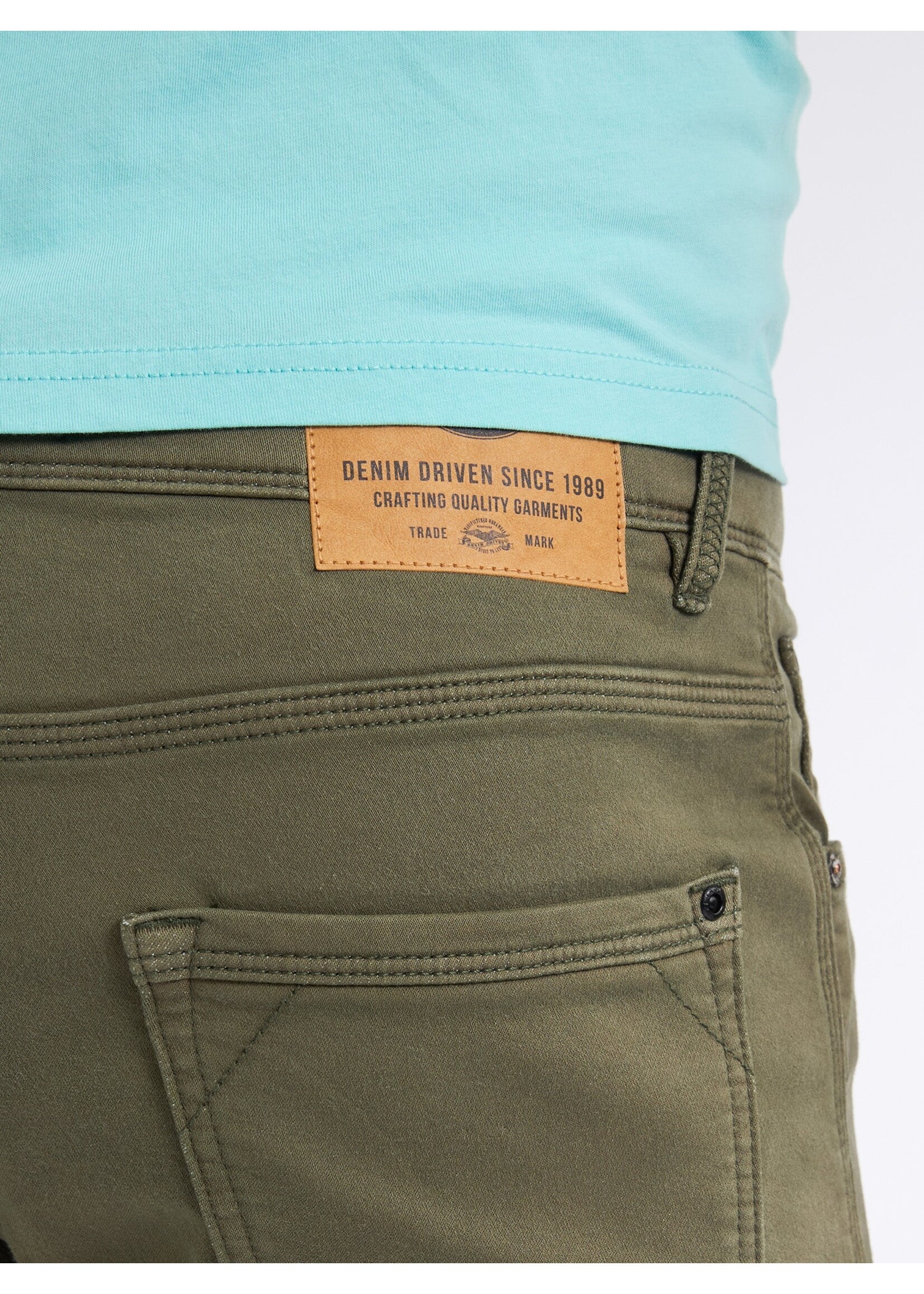 PETROL INDUSTRIES JACKSON GEKLEURDE DENIM SHORT M-ROS-SHO005/6134