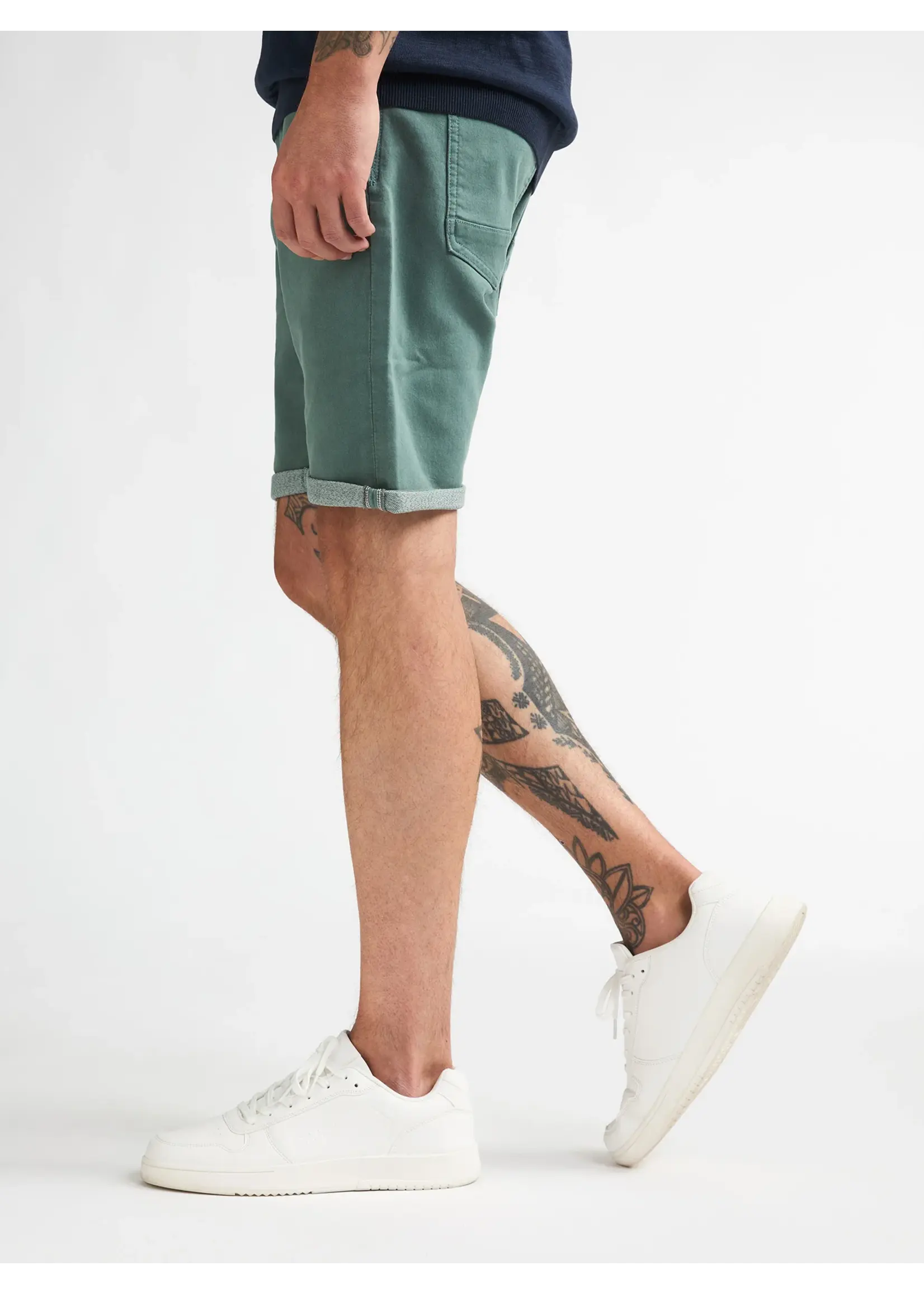 PETROL INDUSTRIES JACKSON GEKLEURDE DENIM SHORT M-ROS-SHO005/6180