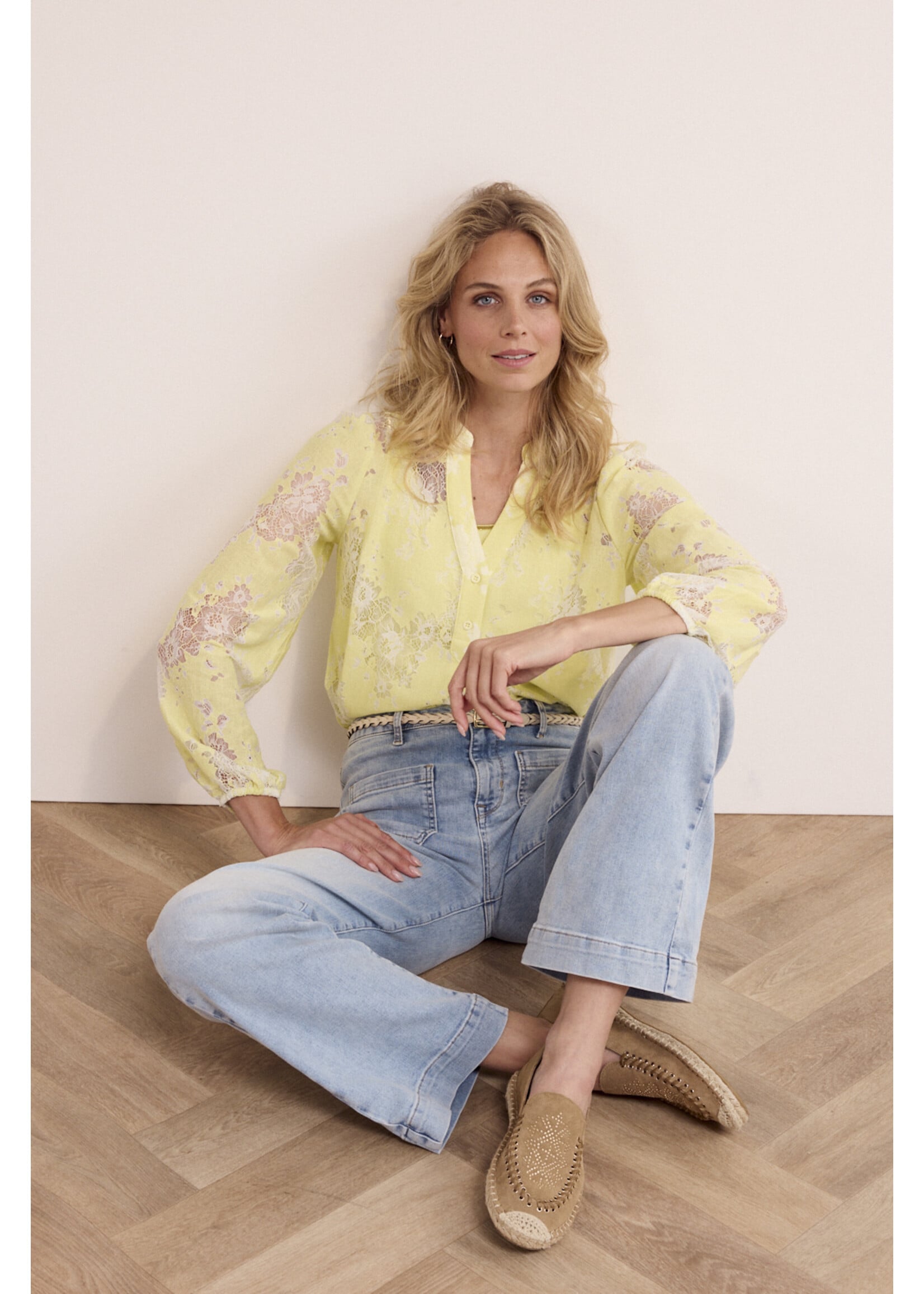 Tramontana BURN-OUT LACE TOP CELERY O09-19-401