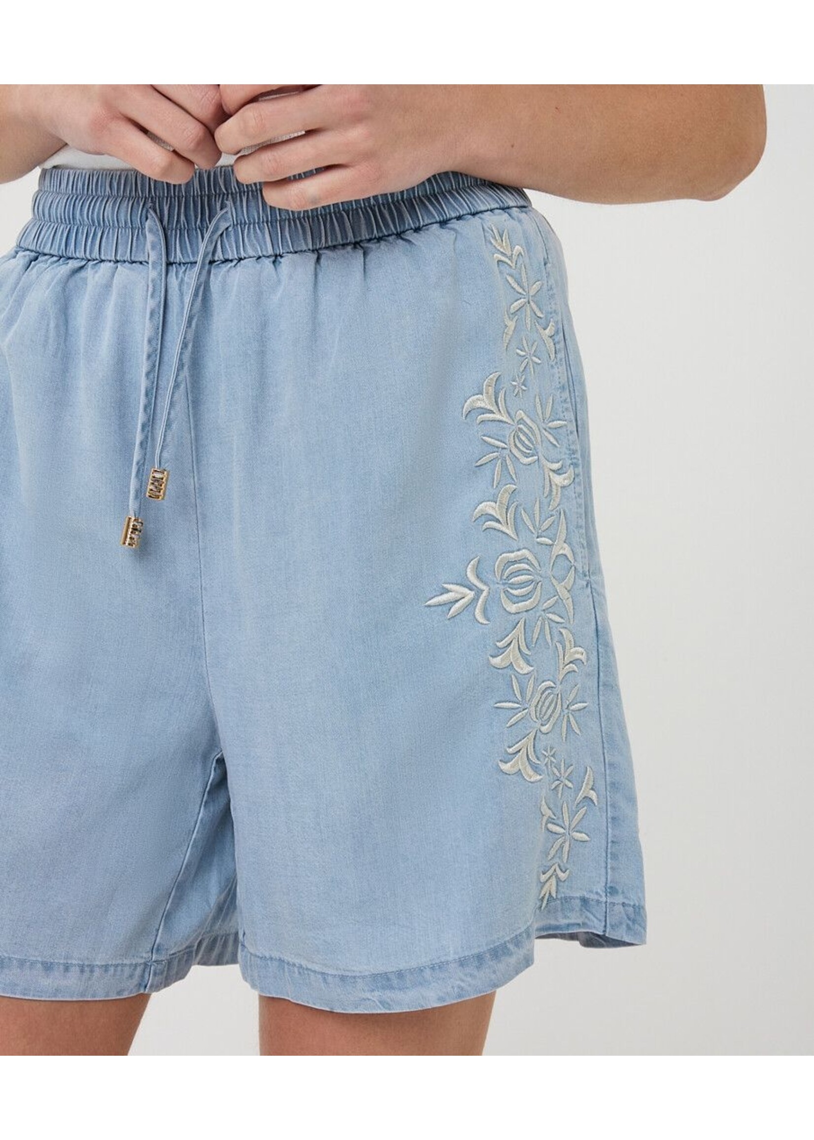 ESQUALO SHORT CHAMBRAY LIGHT BLUE H26.28244