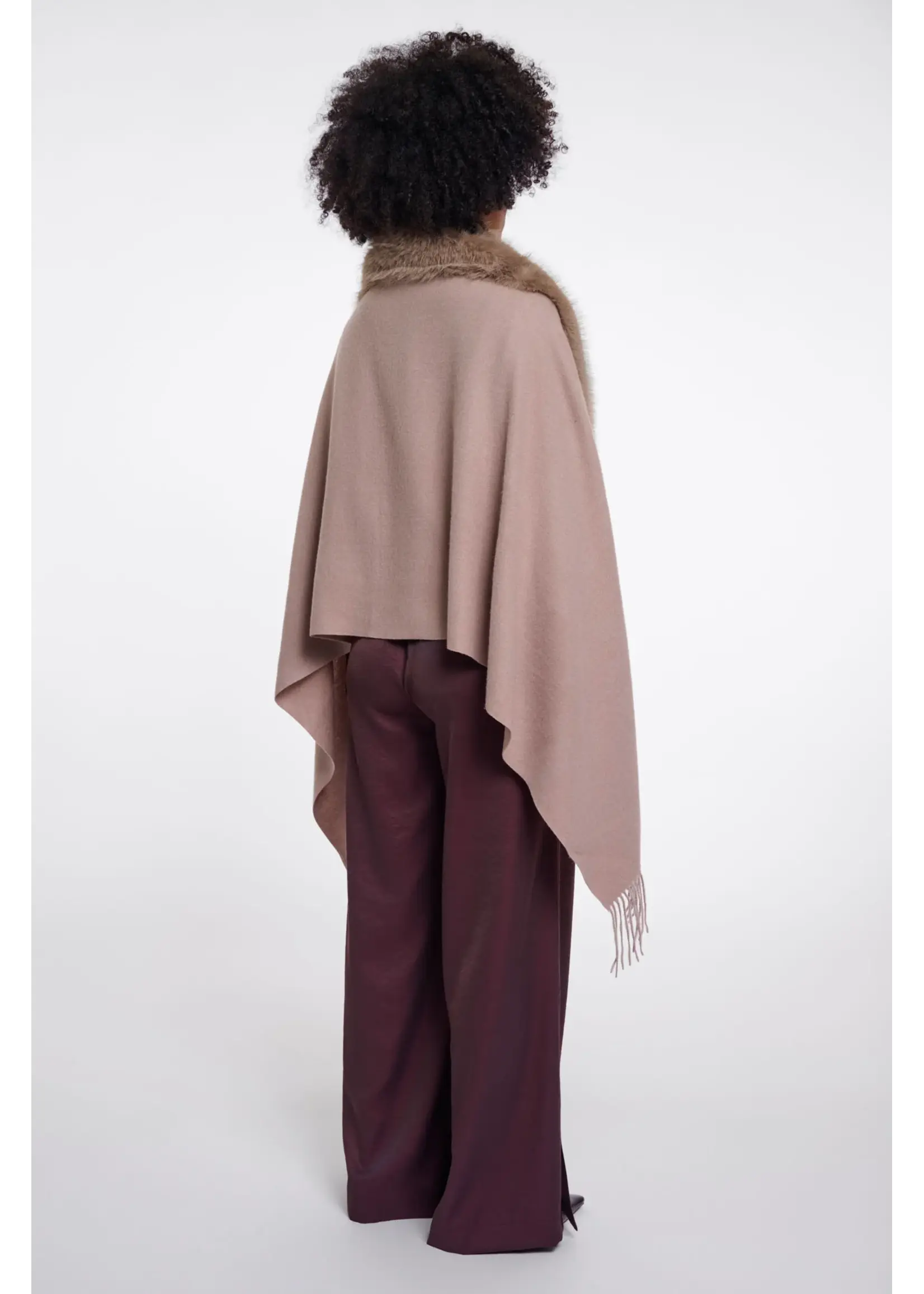 RINO & PELLE WENDY CAPE WITH FAUX FUR MOCHA LATTE 7002611/11100