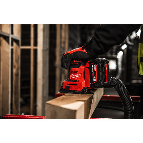 Milwaukee M18BQSS-502B - M18 vlakschuurmachine 1/4˝, 2 x 5,0 Ah