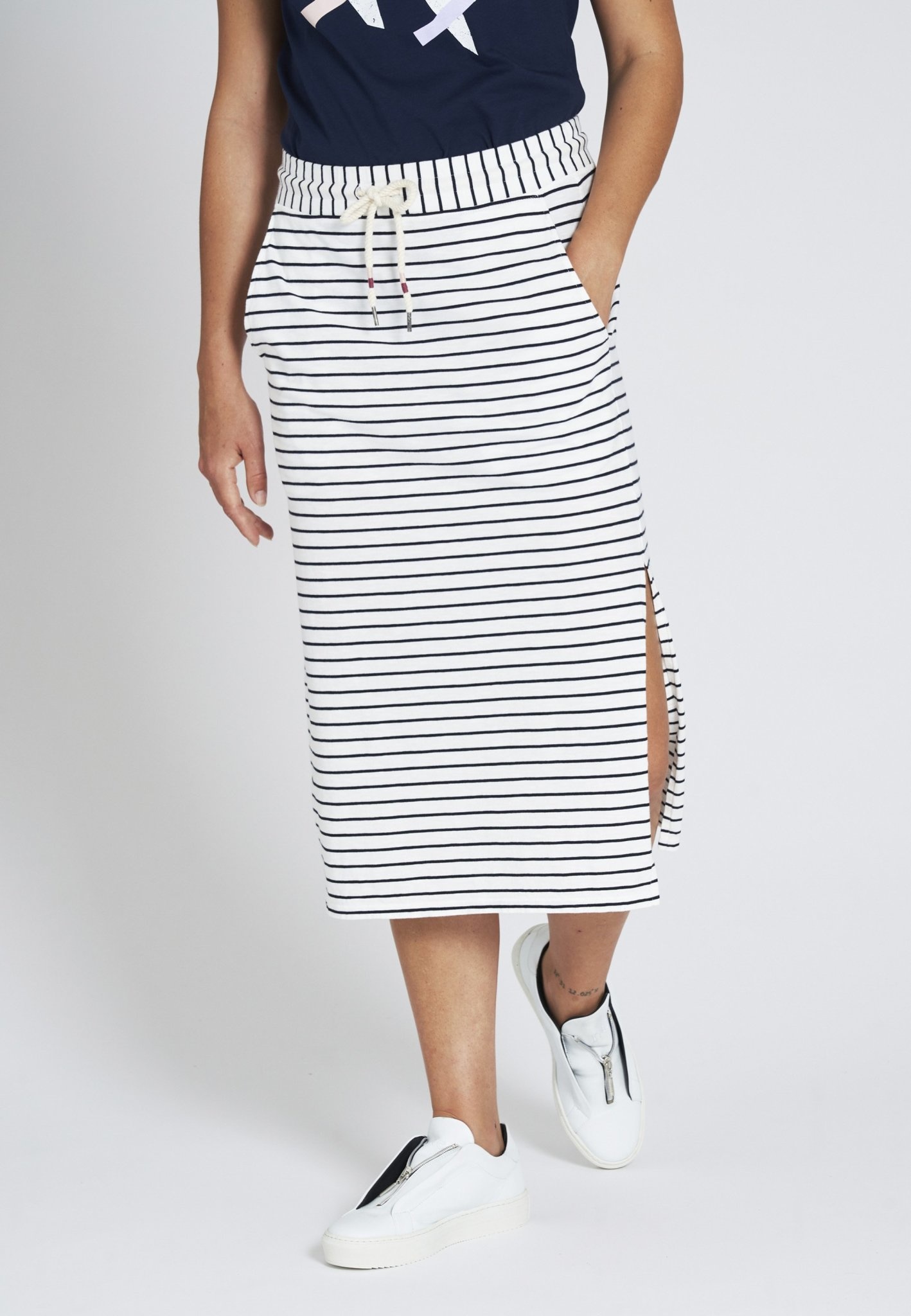 Recolution Recolution,Midi skirt Stripes, navy/ white, L