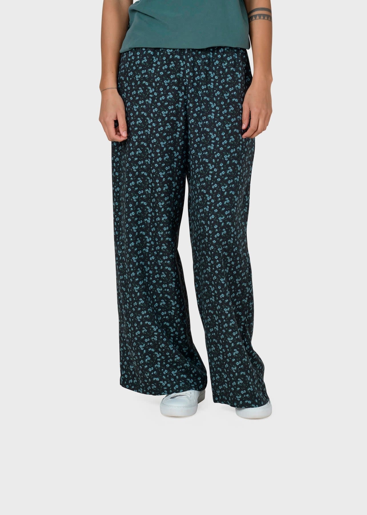 Klitmøller Klitmøller, Kaja Flower Pant, black/moss green/sky, L