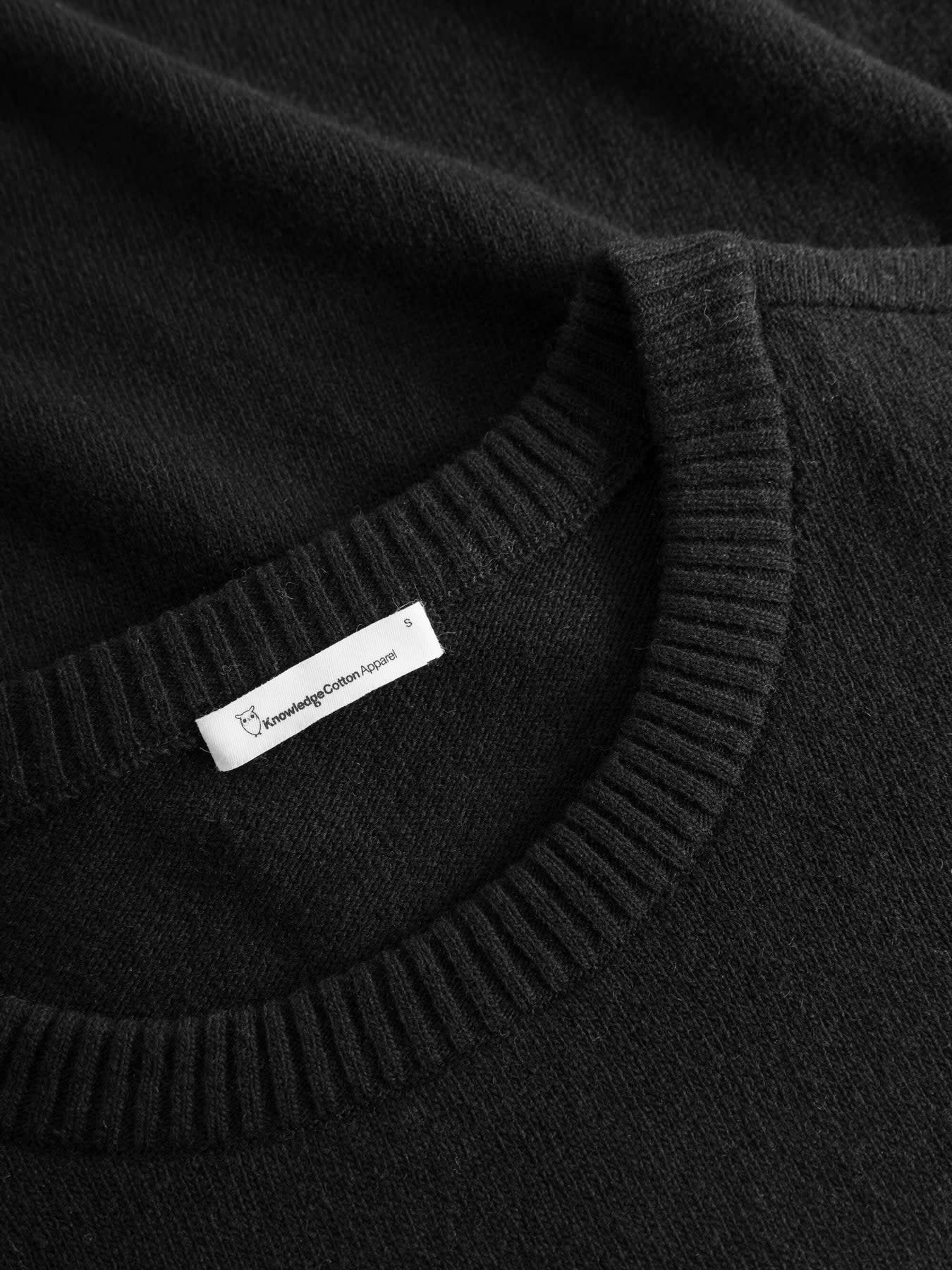 KnowledgeCotton Apparel KnowledgeCotton, Lambswool Crew Neck, black jet, S