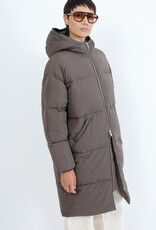 Embassy of Bricks and Logs Embassy of Bricks and Logs, Elphin Puffer Coat, black olive, M