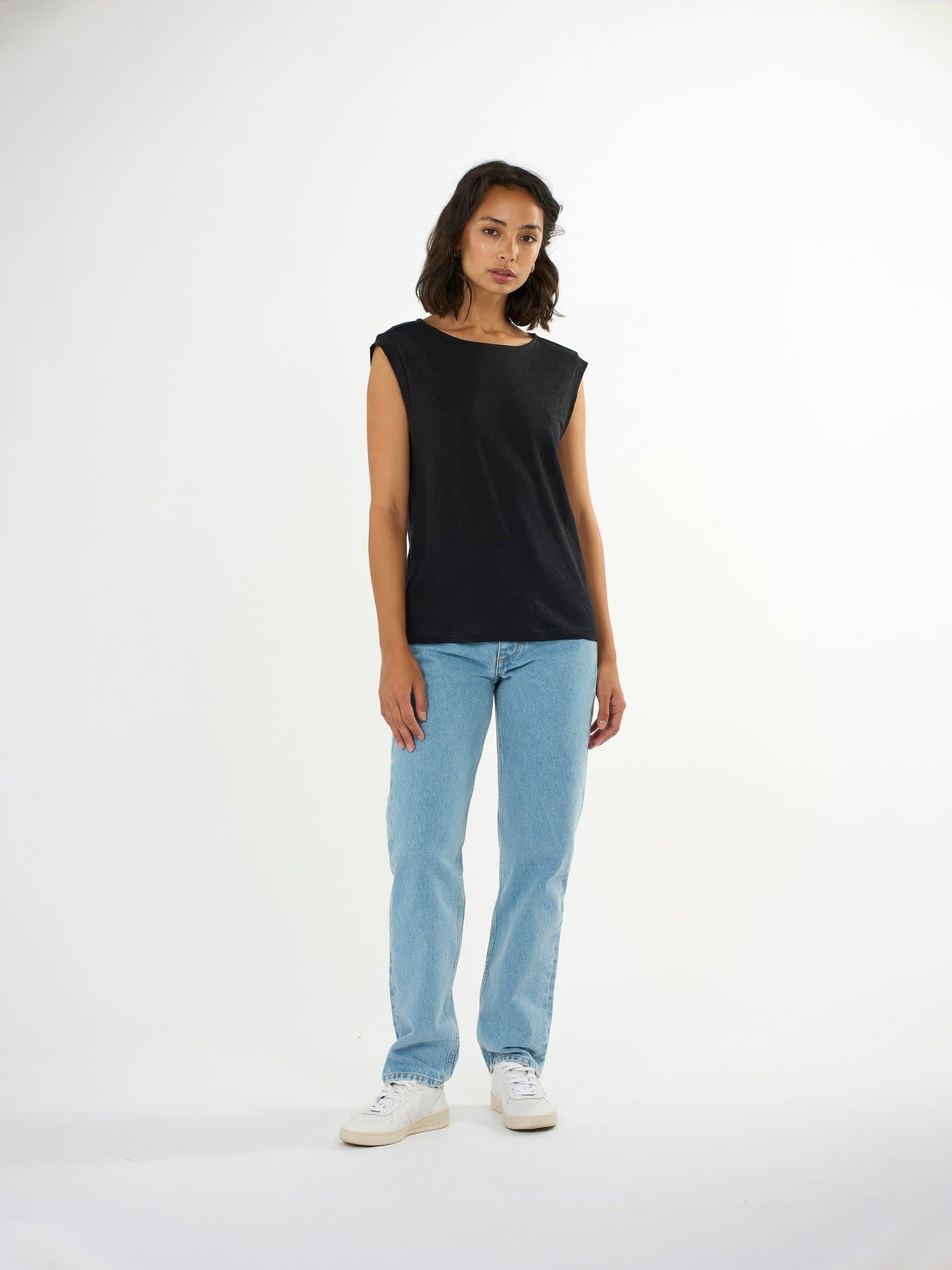 KnowledgeCotton Apparel KnowledgeCotton, Loose Fold Up Linen T-Shirt, black jet, L