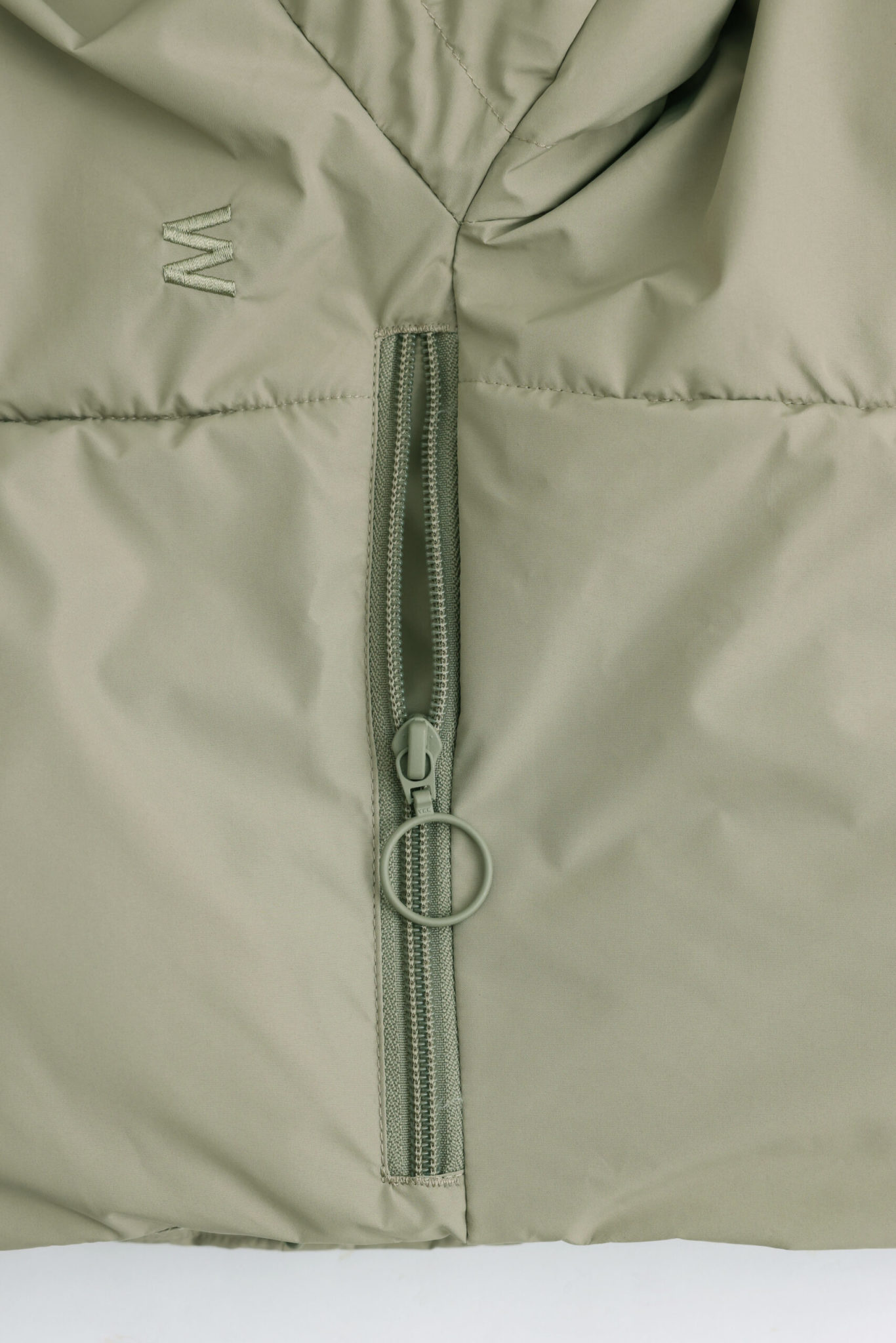 Embassy of Bricks and Logs Embassy of Bricks and Logs, Zonza Puffer, pale olive, XS