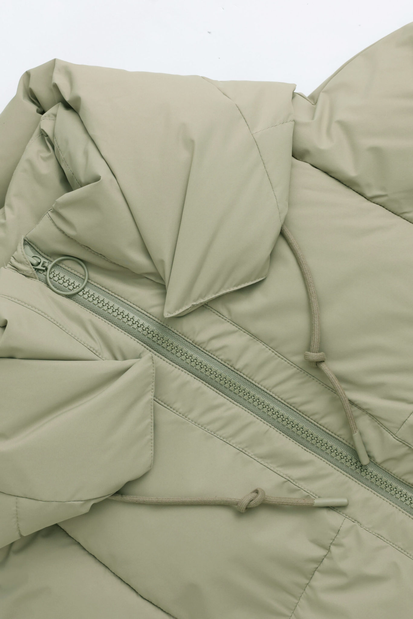 Embassy of Bricks and Logs Embassy of Bricks and Logs, Zonza Puffer, pale olive, XS