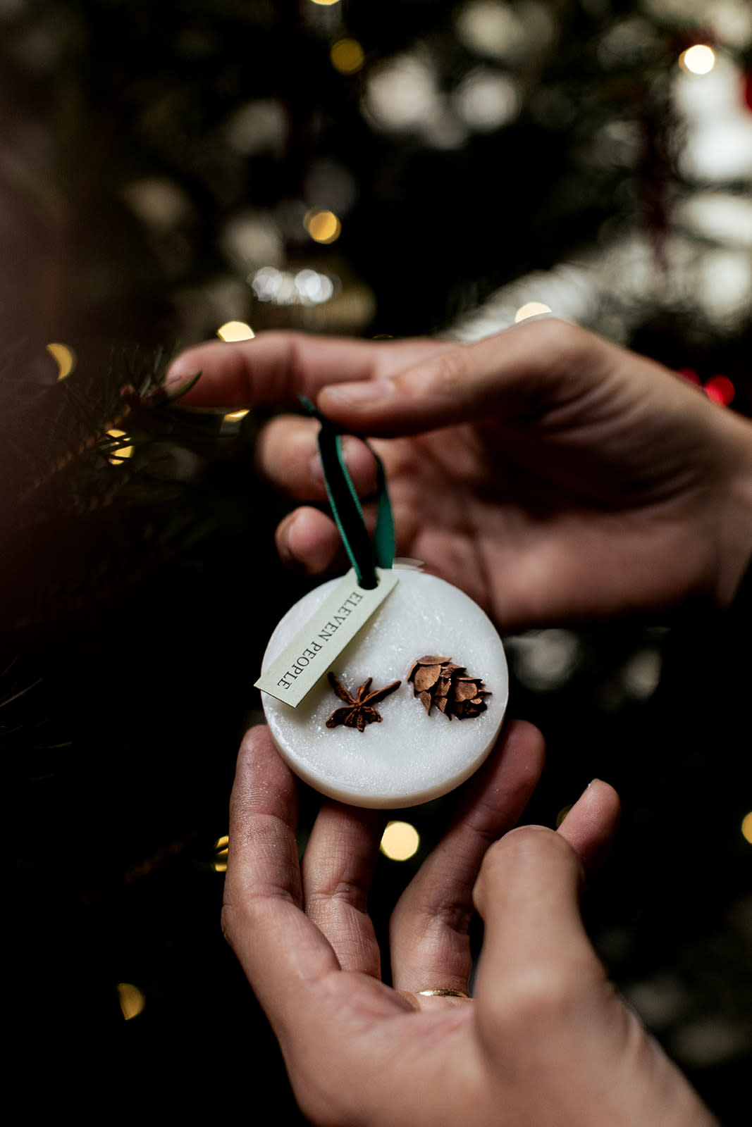 Eleven People Eleven People, X-Mas Closet Wax Bar, apple/oakmoss/cedarwood, single