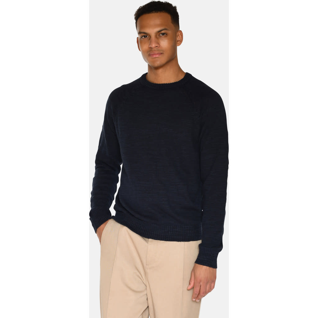 Minimum Minimum, Alfredo Jumper, sky captain, L