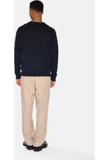 Minimum Minimum, Alfredo Jumper, sky captain, M