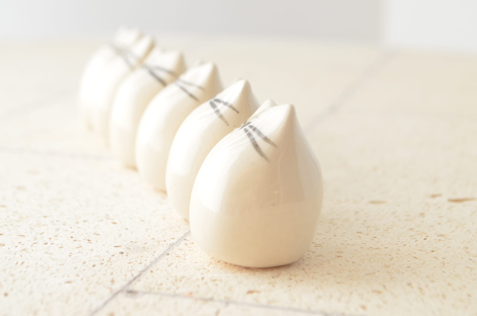 Picuru ceramicas Picuru Ceramicas, Amulett Kätzchen, weiss/schwarz