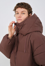 Embassy of Bricks and Logs Embassy of Bricks and Logs, Zonza Puffer, french, M