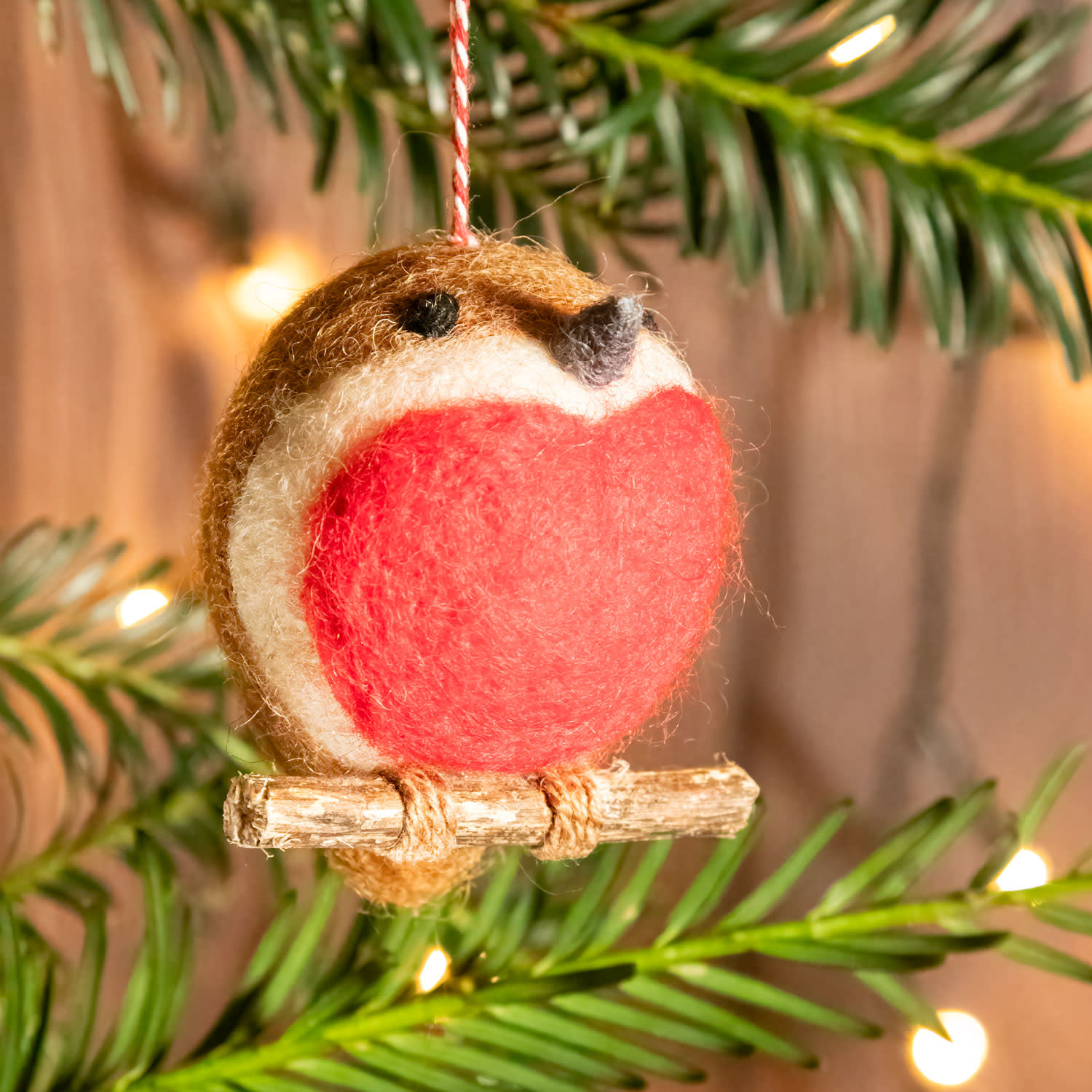 Black Yak Black Yak, Filzhänger, rotkehlchen auf ast