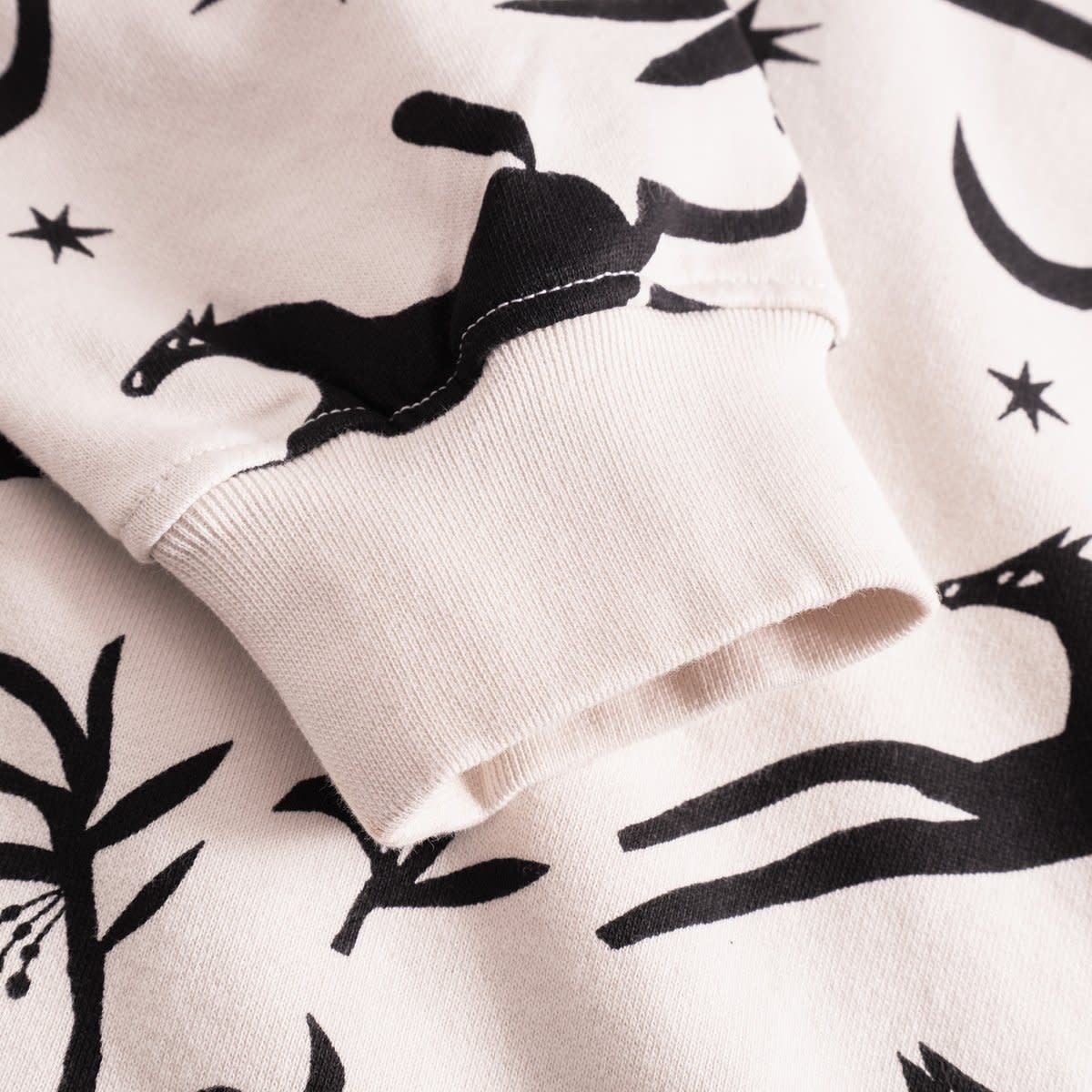 Dedicated Dedicated, Ystad Sweatshirt Papercut Horses, oat white, S
