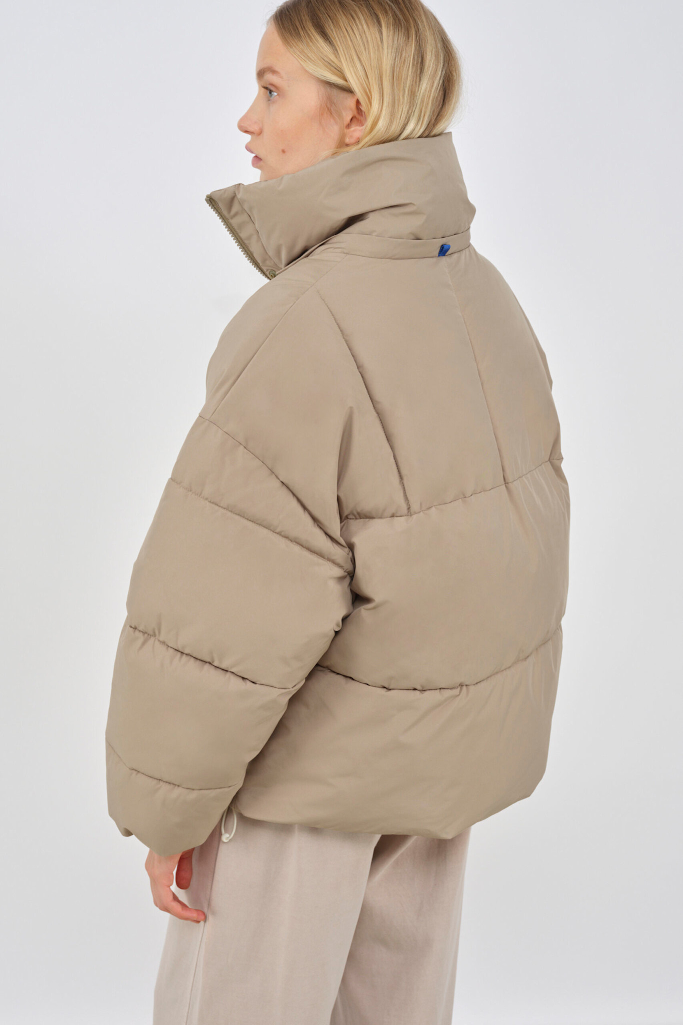 Embassy of Bricks and Logs Embassy of Bricks and Logs, Zonza Puffer, pale olive, M