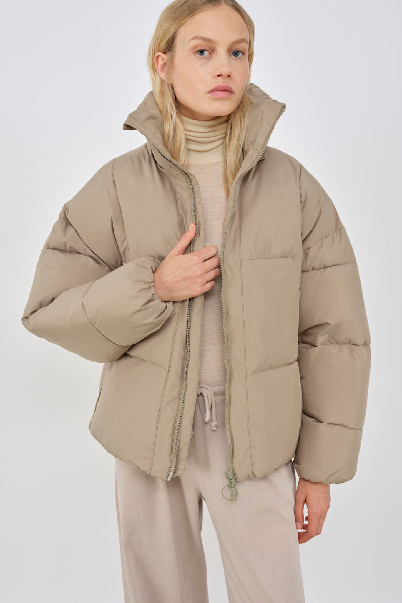 Embassy of Bricks and Logs Embassy of Bricks and Logs, Zonza Puffer, pale olive, M