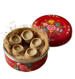 Dalit Goods Co Dalit Goods, Handbemalter Behälter mit 5 Dalit-Kerzen, rot