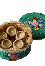 Dalit Goods Co Dalit Goods, Handbemalter Behälter mit 5 Dalit-Kerzen, grün