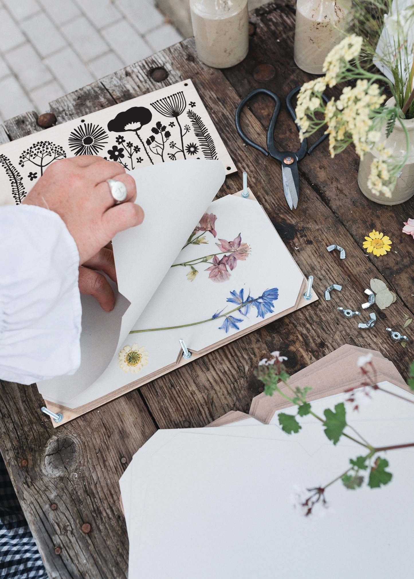 Studio Wald Studio Wald, Large Flower Press, silhouette