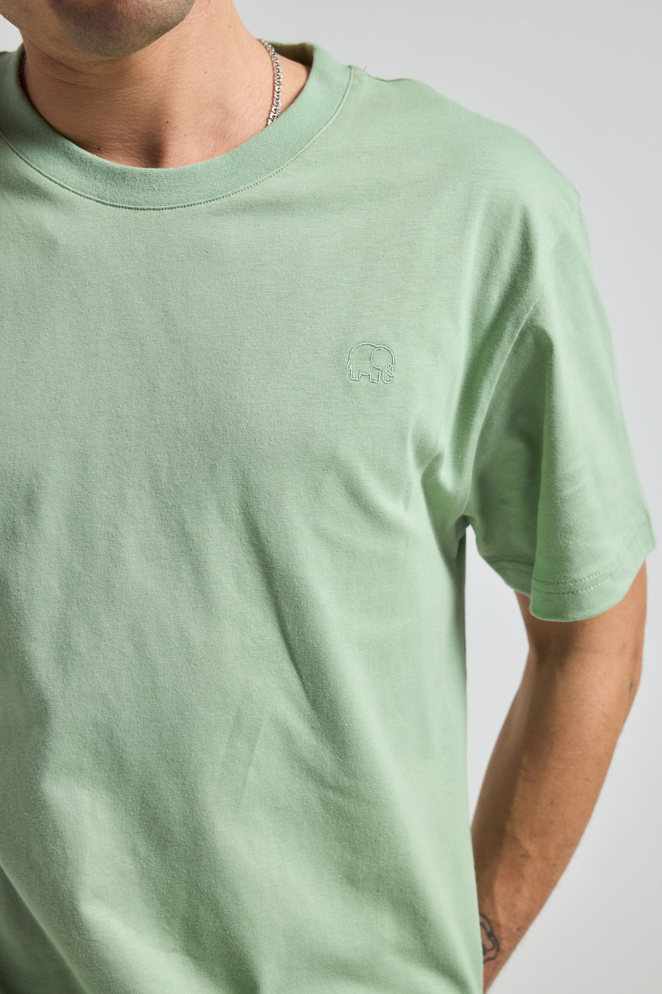 Trendsplant Trendsplant, Essential Tee, salted moss, M