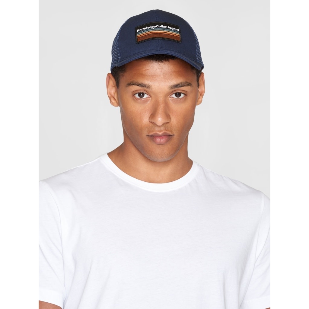 KnowledgeCotton Apparel KnowledgeCotton, Badge Twill Trucker Cap, total eclipse, S/M