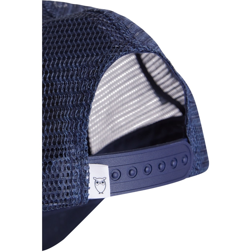 KnowledgeCotton Apparel KnowledgeCotton, Badge Twill Trucker Cap, total eclipse, L/XL