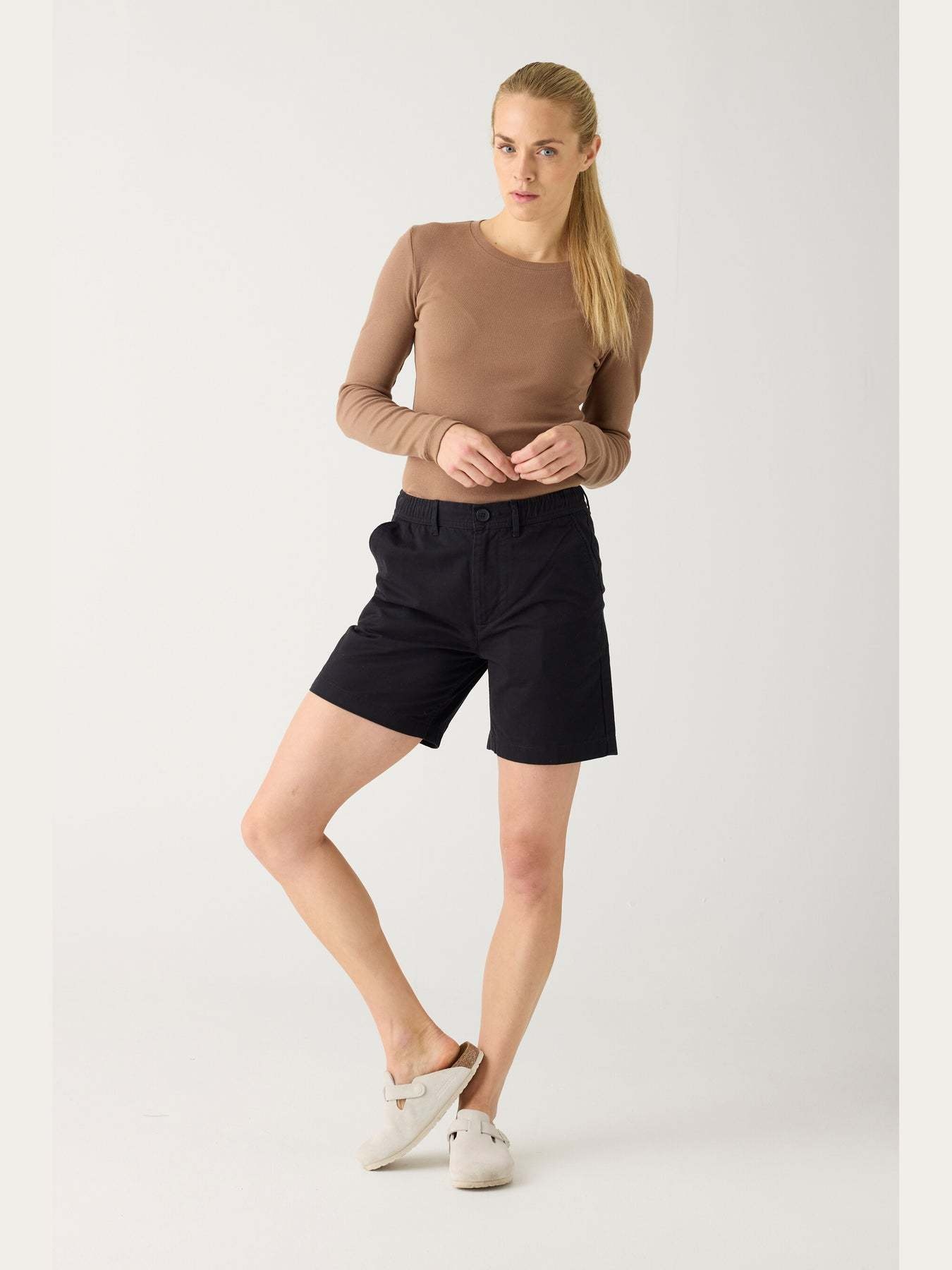 KnowledgeCotton Apparel KnowledgeCotton, Posey Wide Twill Shorts, black jet, XS