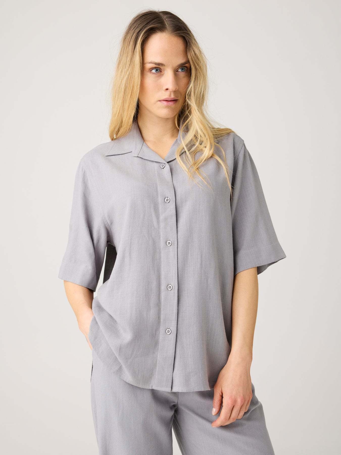 KnowledgeCotton Apparel KnowledgeCotton, Loose Linen Mix SS, ultimate grey, L