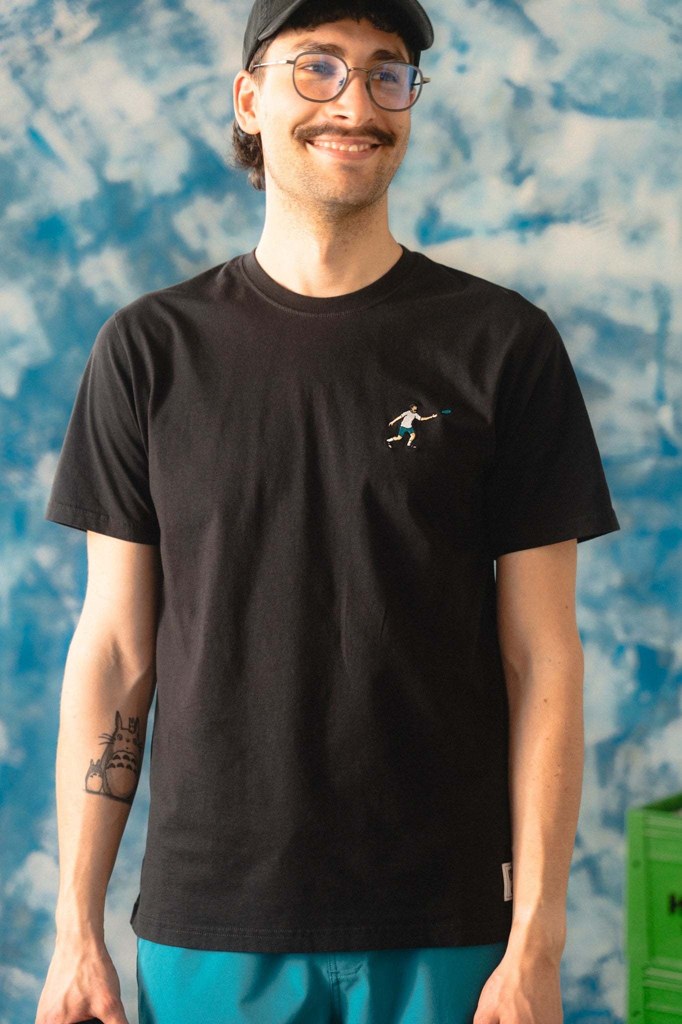 Lakor Lakor, Mini Frisbee Player, moonless night, L