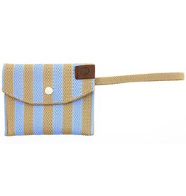 lot83 LOT83, Julia, 18