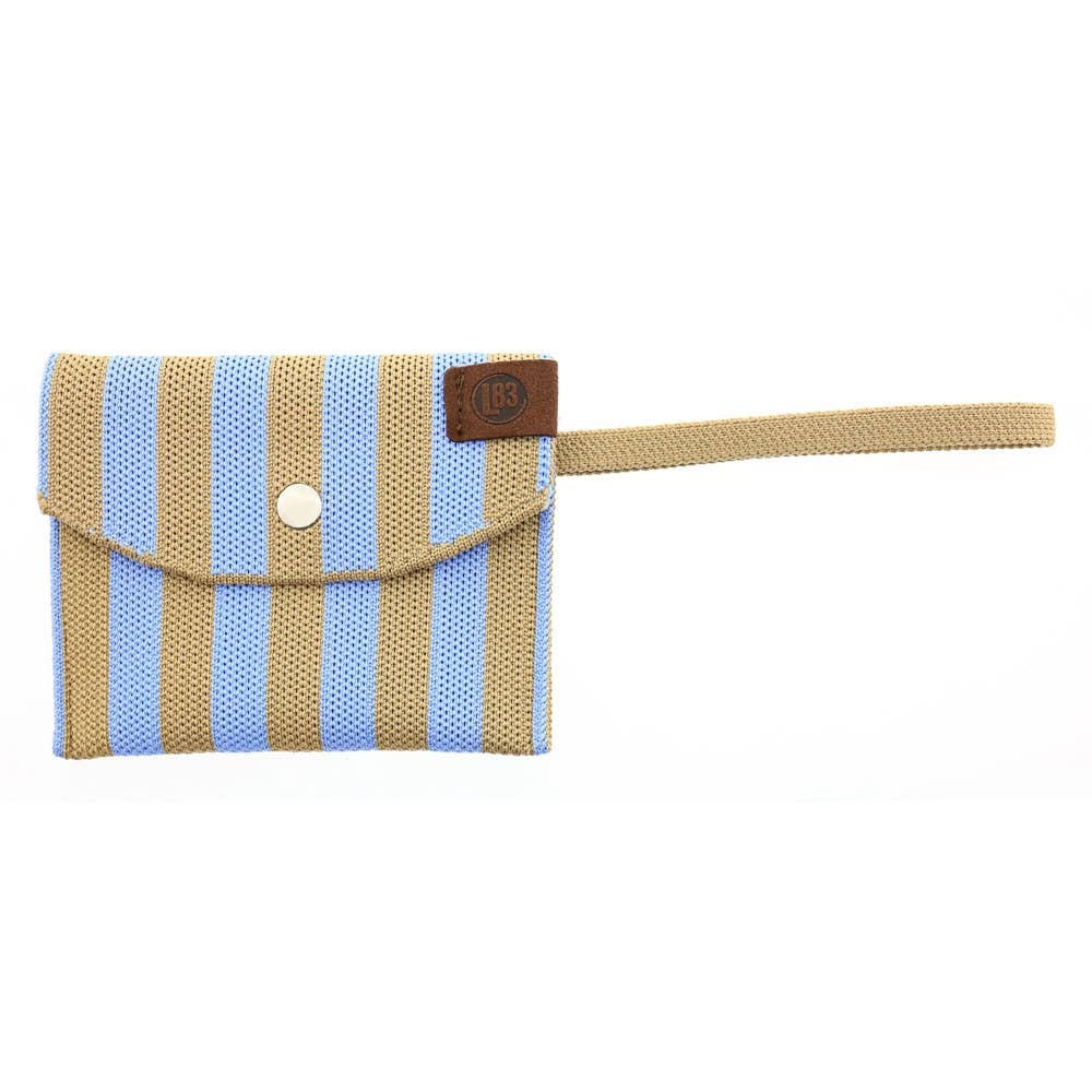 lot83 LOT83, Julia, 18