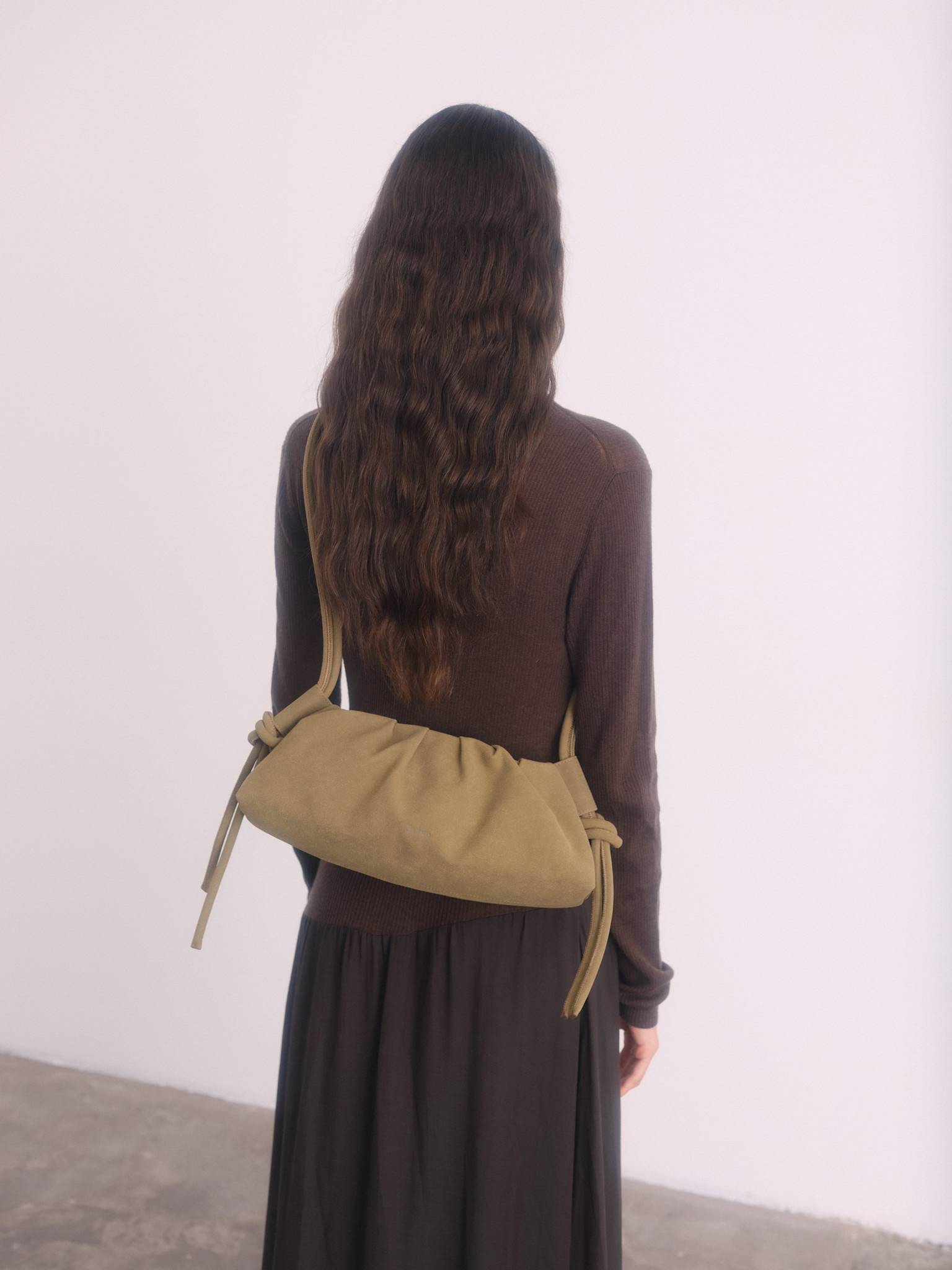 Ölend Ölend, Dumpling Bag, suede khaki