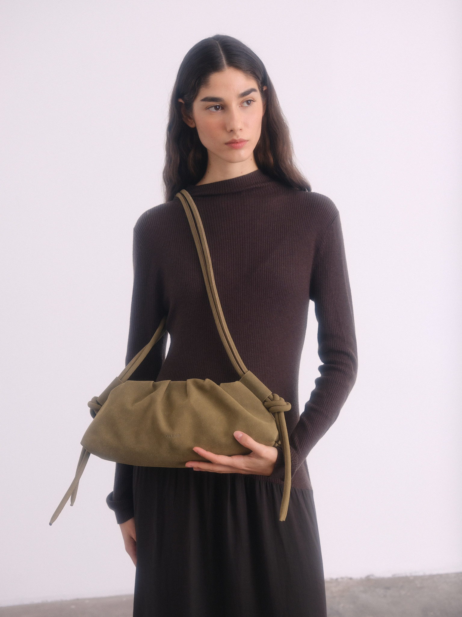 Ölend Ölend, Dumpling Bag, suede khaki
