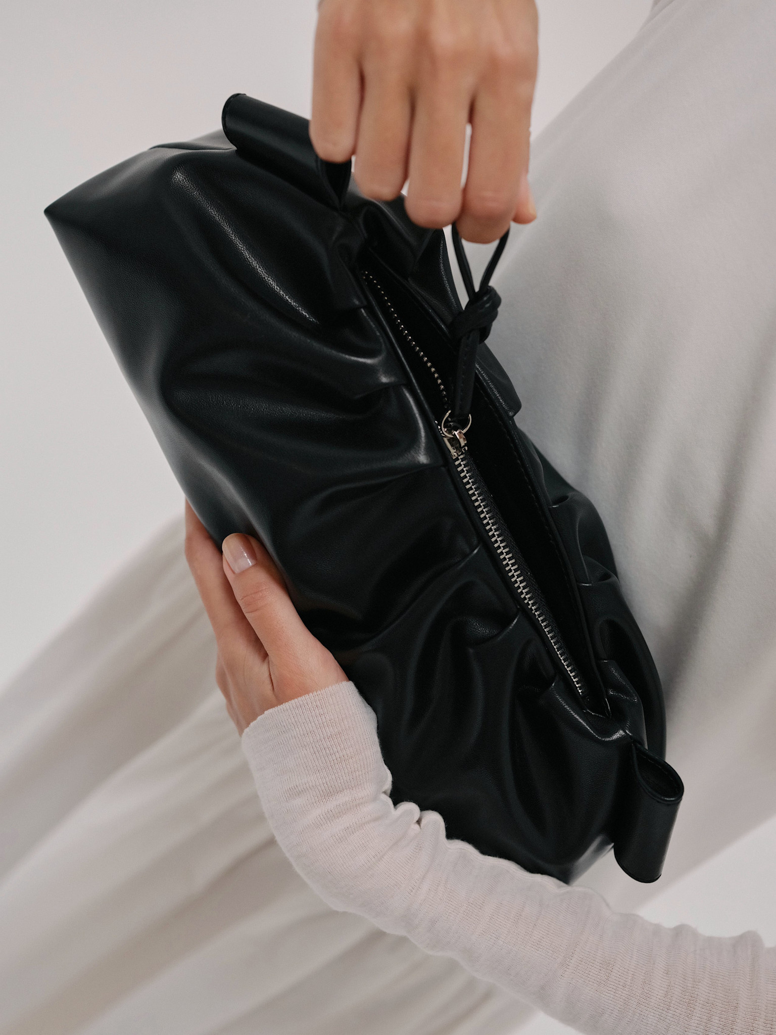 Ölend Ölend, Dumpling Bag, black