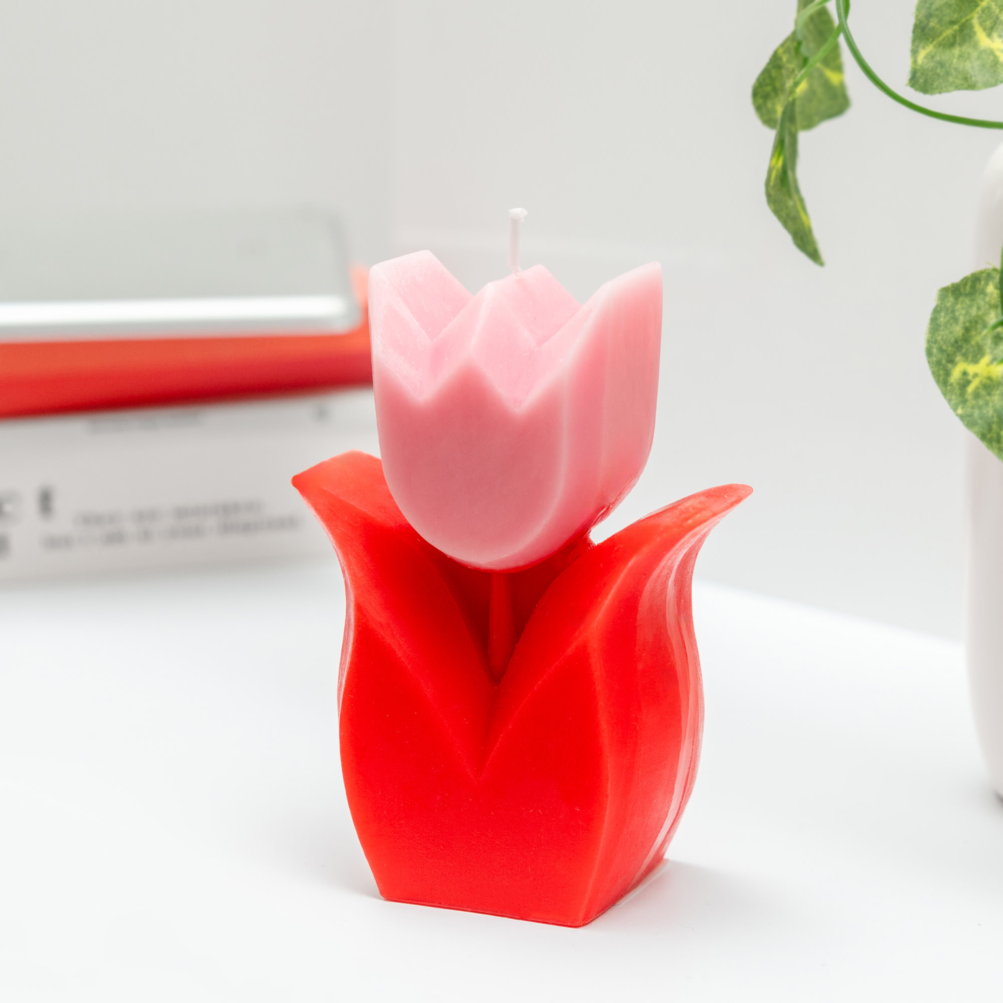 Helio Ferretti Helio Ferretti, Tulip Candle, red