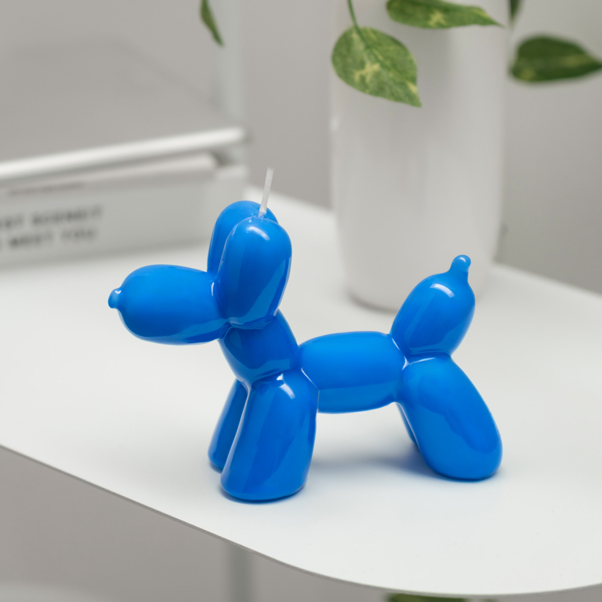 Helio Ferretti Helio Ferretti, Balloon Dog Candle, electric blue