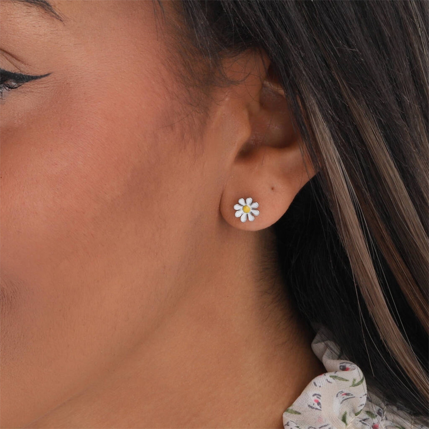 Attic Creations Attic Creations, No Rain No Flowers, enamel daisy silver