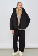 Embassy of Bricks and Logs Embassy of Bricks and Logs, Zonza Puffer, black, L