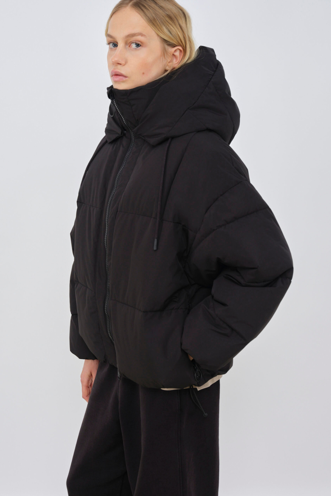 Embassy of Bricks and Logs Embassy of Bricks and Logs, Zonza Puffer, black, L