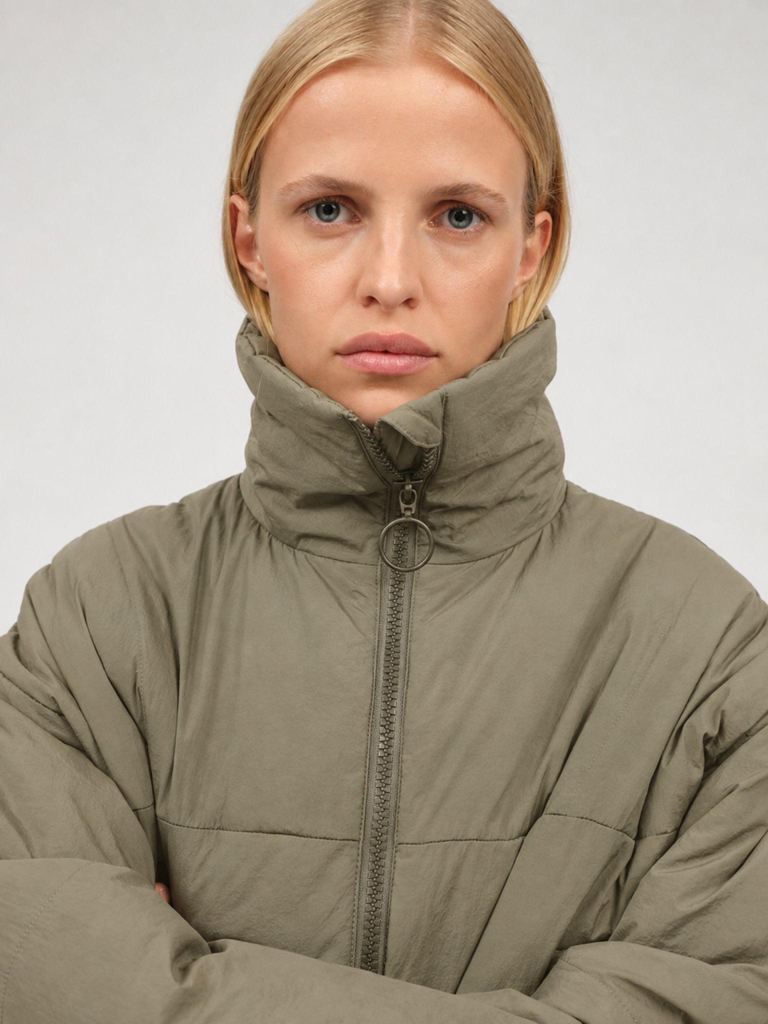 Embassy of Bricks and Logs Embassy of Bricks and Logs, Ida Light Weight, faded olive, L