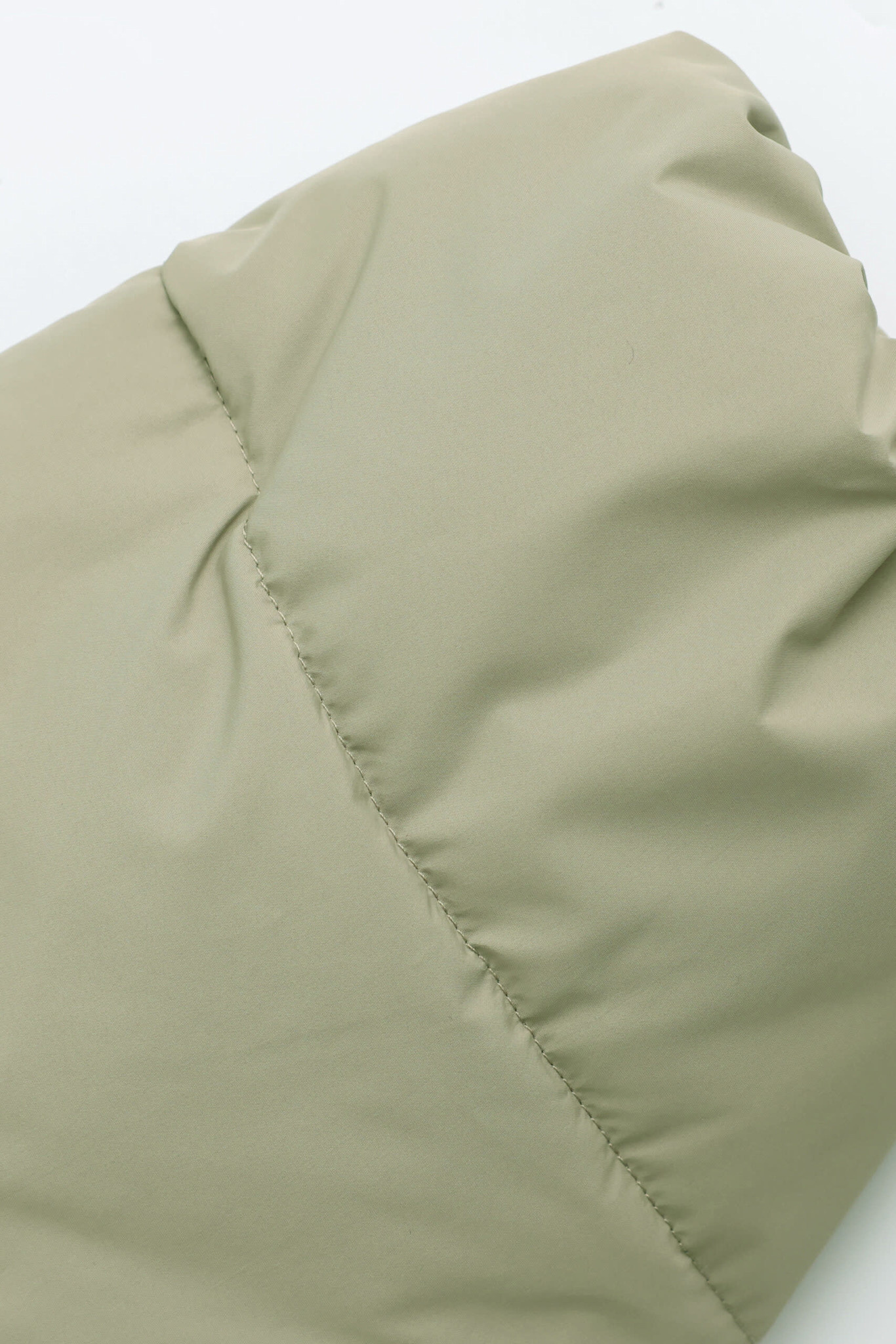 Embassy of Bricks and Logs Embassy of Bricks and Logs, Zonza Puffer, pale olive, L